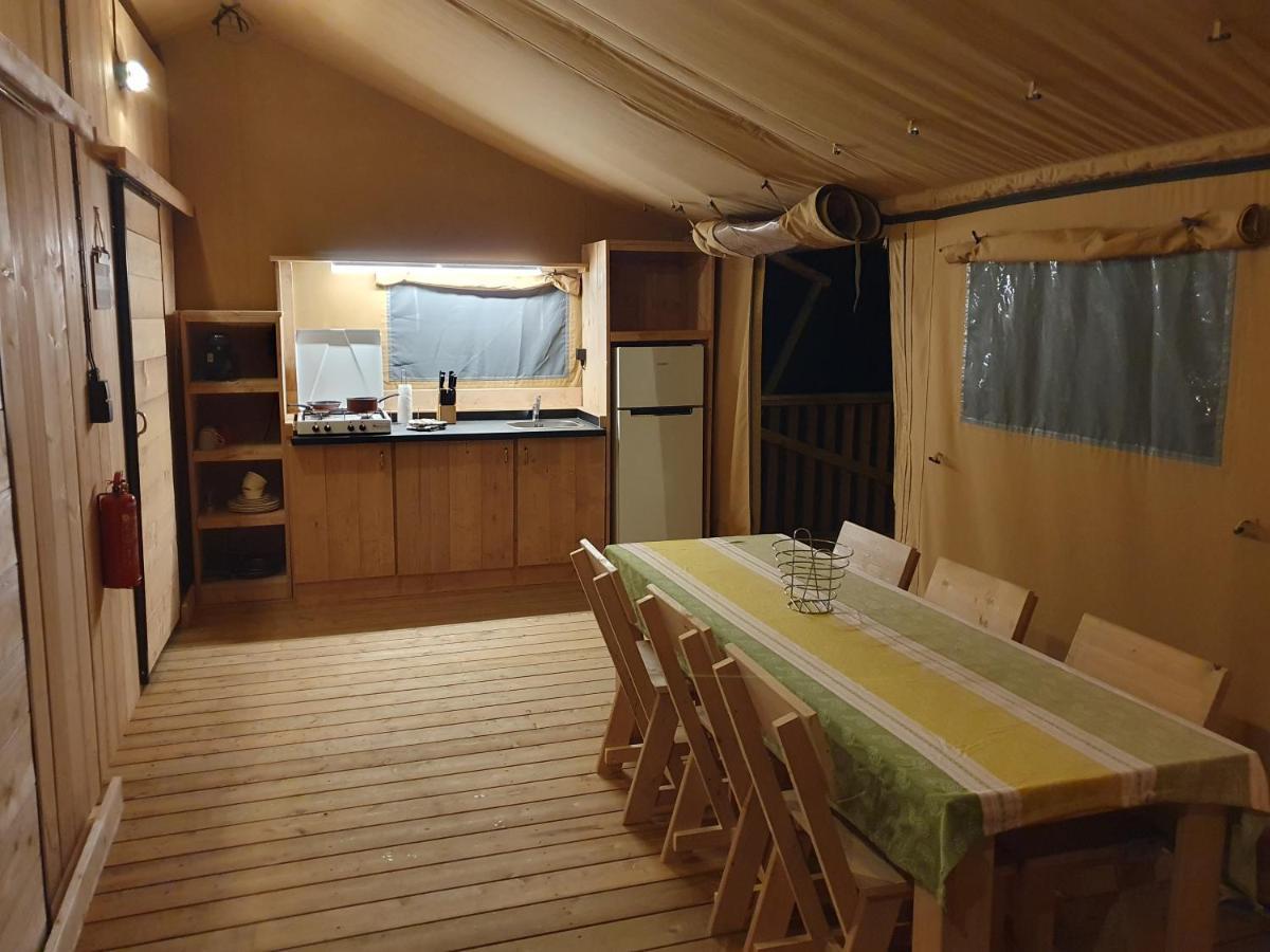 Luxury Safari Tents At Moulin Du Pommier Glamping & Camping Saulgond Екстериор снимка