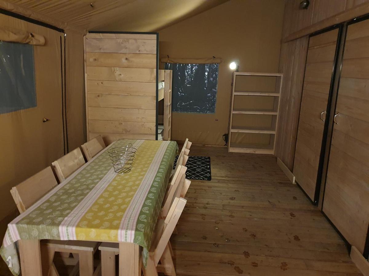 Luxury Safari Tents At Moulin Du Pommier Glamping & Camping Saulgond Екстериор снимка