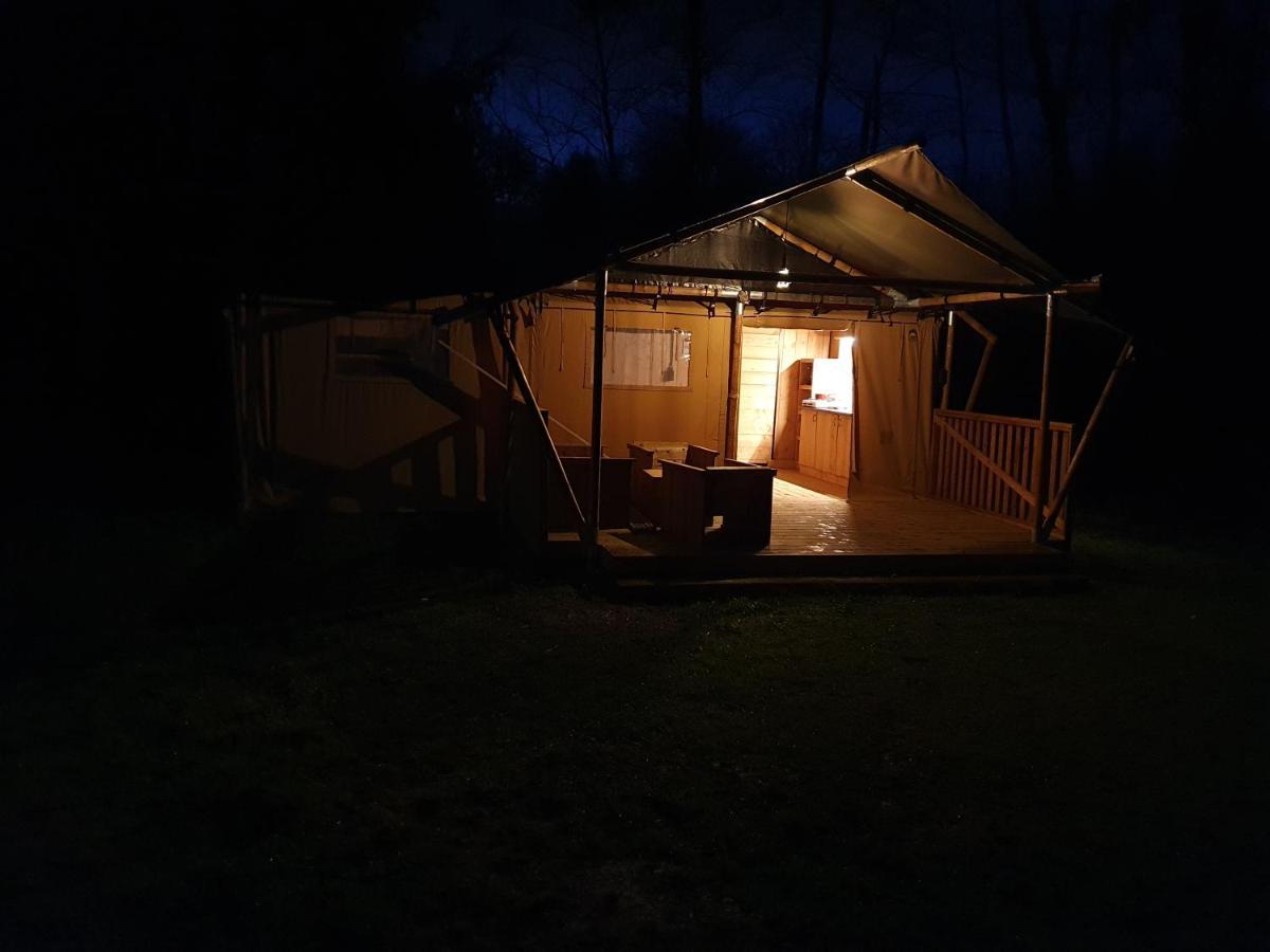 Luxury Safari Tents At Moulin Du Pommier Glamping & Camping Saulgond Екстериор снимка