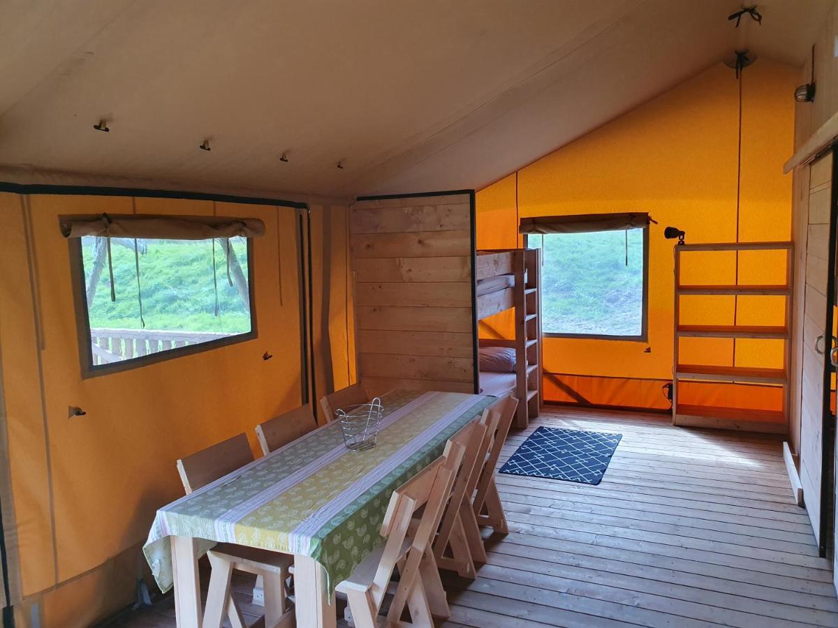 Luxury Safari Tents At Moulin Du Pommier Glamping & Camping Saulgond Екстериор снимка