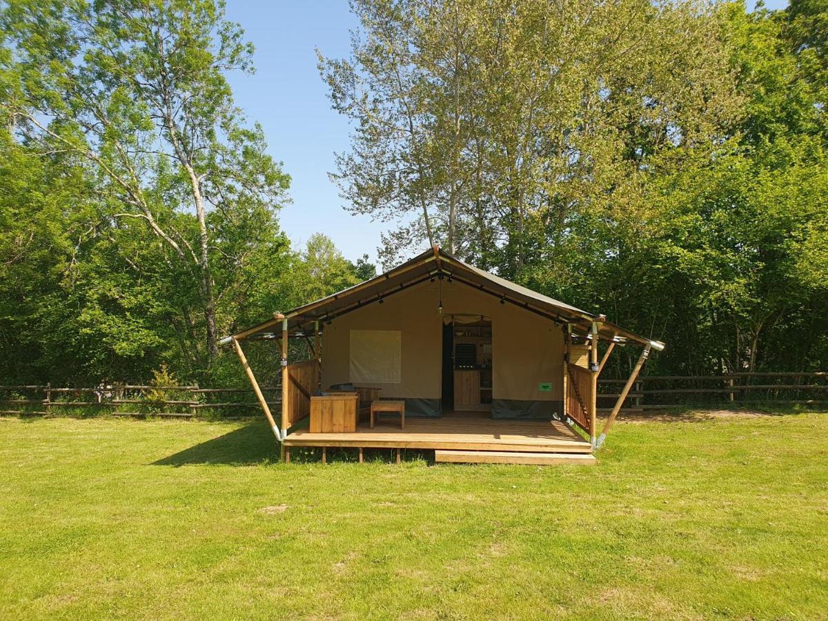 Luxury Safari Tents At Moulin Du Pommier Glamping & Camping Saulgond Екстериор снимка