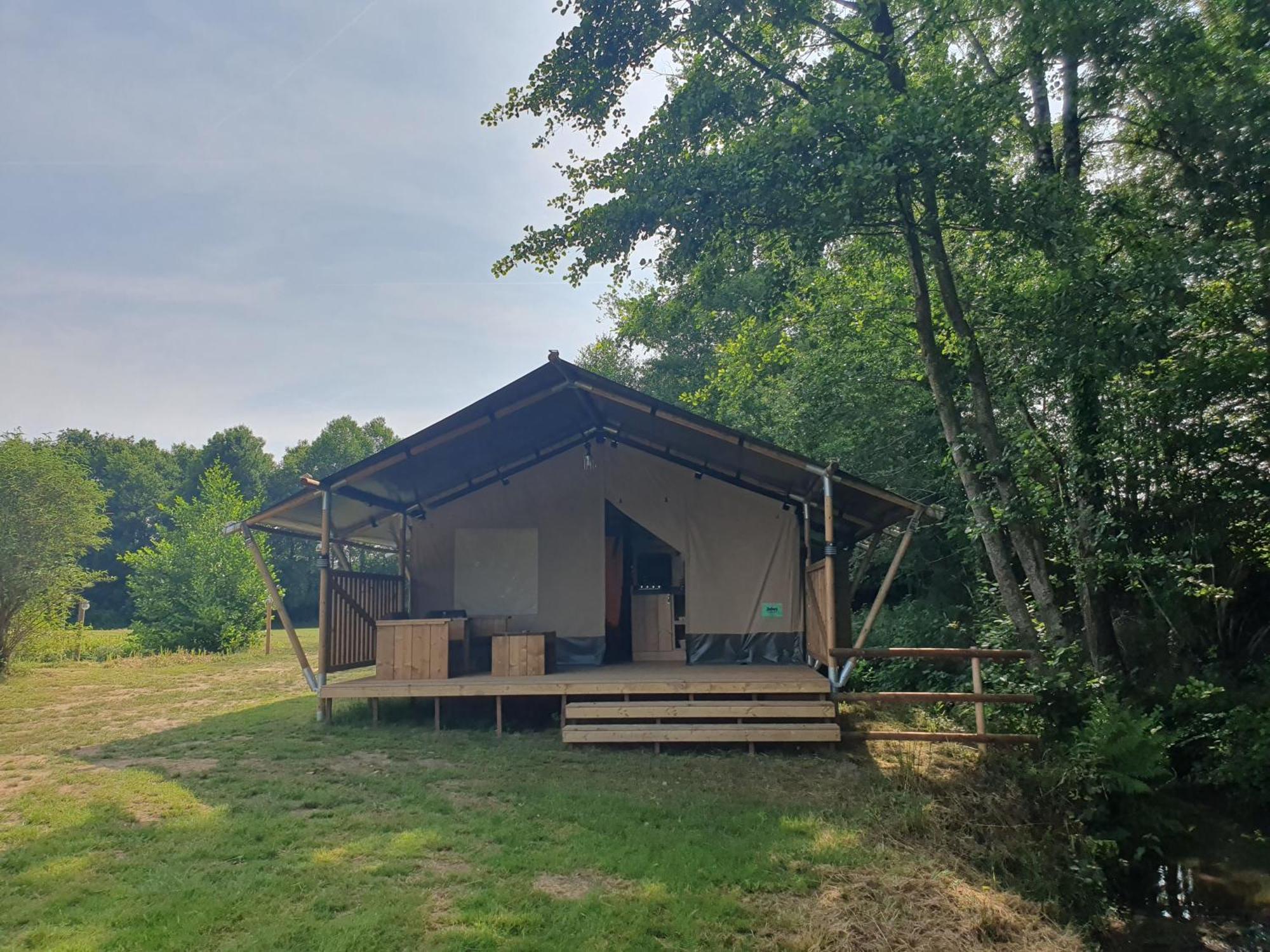 Luxury Safari Tents At Moulin Du Pommier Glamping & Camping Saulgond Екстериор снимка