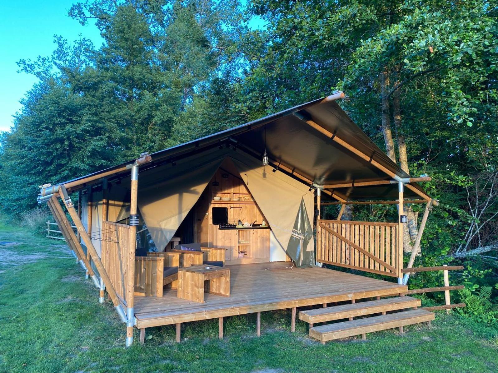 Luxury Safari Tents At Moulin Du Pommier Glamping & Camping Saulgond Екстериор снимка